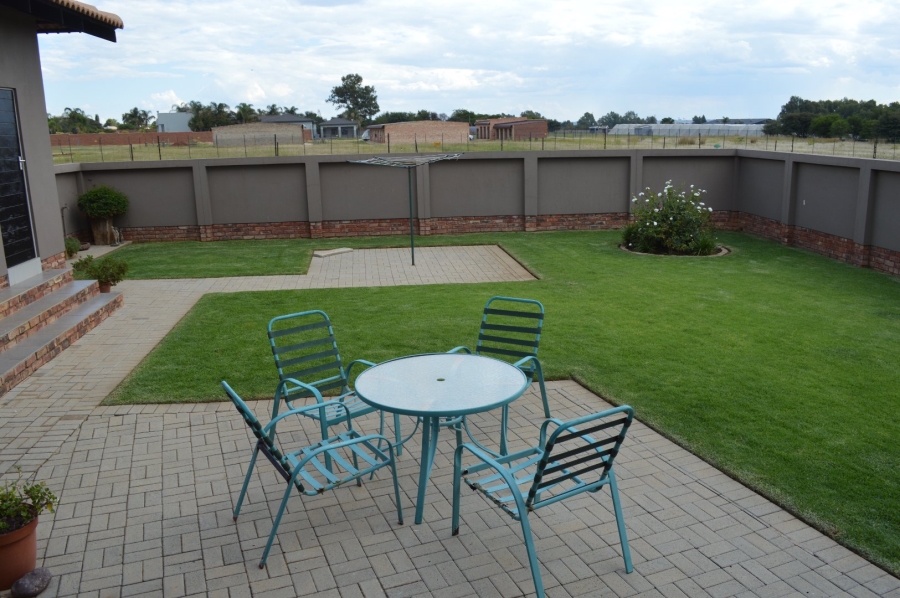 3 Bedroom Property for Sale in Wilkoppies North West